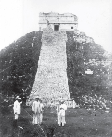 The first attempt to rebuild the Chiche Itza pyramid's stairs in 1910